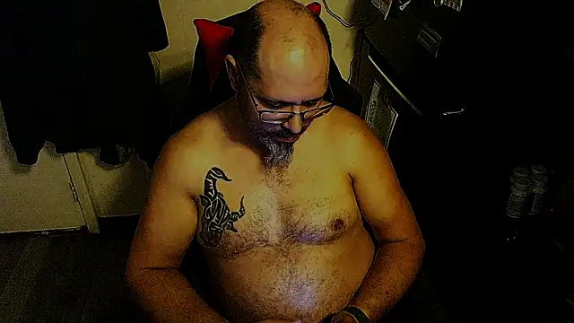 KrazyLegz online show from 12-20-25, 04:25