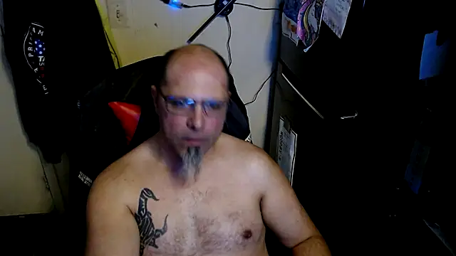 Snapshot of KrazyLegz chatting on 04-20-26, 10:22 KrazyLegz online show from 04-20-26, 10:22