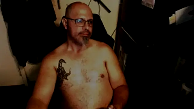 Snapshot of KrazyLegz chatting on 05-22-26, 04:56 KrazyLegz online show from 05-22-26, 04:56