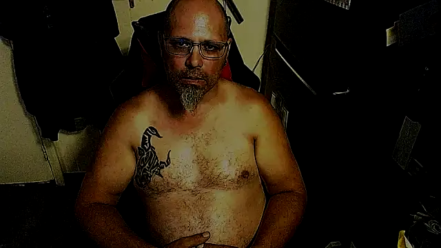 Snapshot of KrazyLegz chatting on 06-20-26, 02:58 KrazyLegz online show from 06-20-26, 02:58