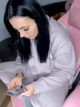 ReiyaRey online show from 10-31-25, 12:11