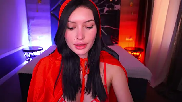 MilaSecrett online show from 10-31-25, 02:18