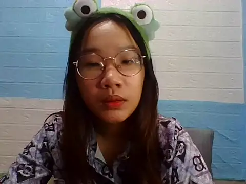 Nanoko online show from 11-17-25, 04:24