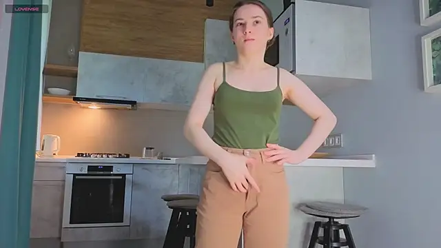 DonnaBurkee online show from 07-30-26, 04:11
