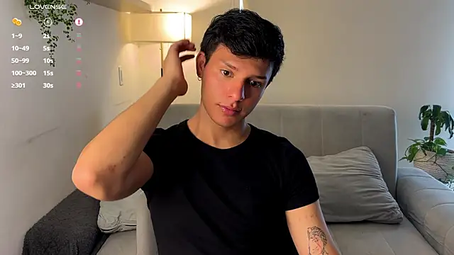 Snapshot of Alexxblue chatting on 11-14-25, 07:01 Alexxblue online show from 11-14-25, 07:01