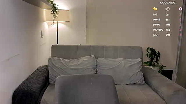 Snapshot of Alexxblue chatting on 11-19-25, 01:16 Alexxblue online show from 11-19-25, 01:16