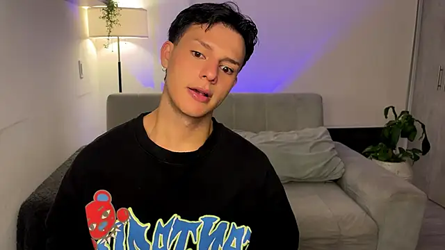 Snapshot of Alexxblue chatting on 11-20-25, 04:23 Alexxblue online show from 11-20-25, 04:23