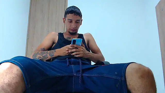 Snapshot of jarley_joker3 chatting on 03-28-26, 04:45 jarley joker3 online show from 03-28-26, 04:45