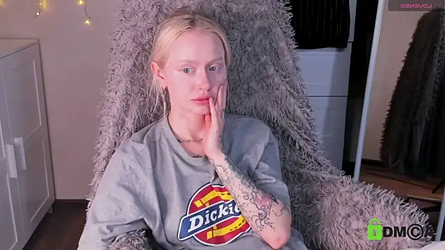 MalenaErnman online show from 11-20-25, 10:26