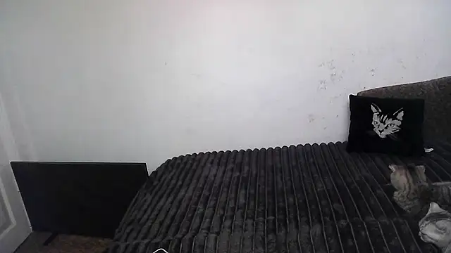 Snapshot of ElizaSwon chatting on 09-12-25, 01:44 ElizaSwon online show from 09-12-25, 01:44