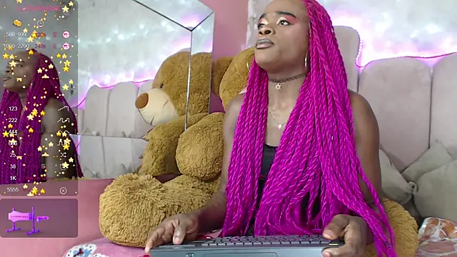 Snapshot of puca_ebony chatting on 12-23-24, 04:39 puca ebony online show from 12-23-24, 04:39