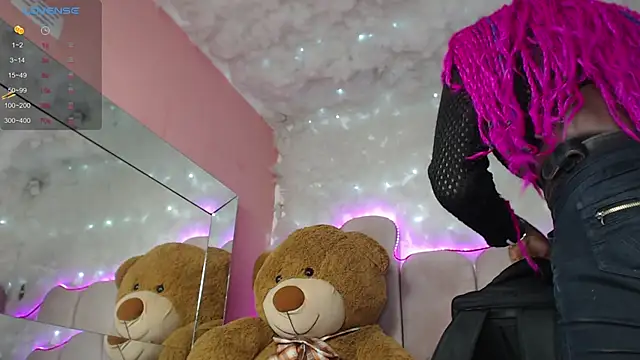 Snapshot of puca_ebony chatting on 01-24-25, 04:28 puca ebony online show from 01-24-25, 04:28