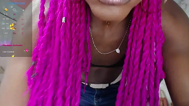 Snapshot of puca_ebony chatting on 01-25-25, 04:46 puca ebony online show from 01-25-25, 04:46