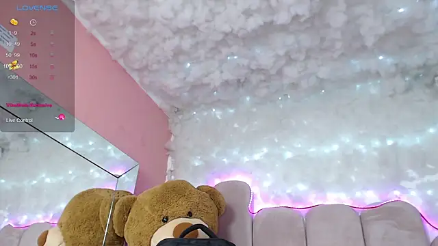 Snapshot of puca_ebony chatting on 01-28-25, 04:19 puca ebony online show from 01-28-25, 04:19