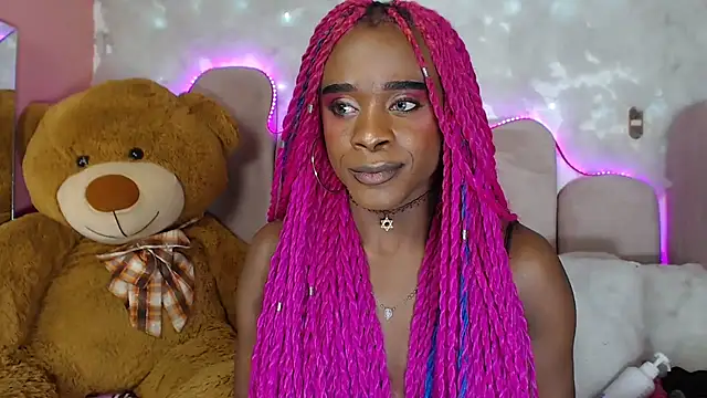 Snapshot of puca_ebony chatting on 02-01-25, 01:44 puca ebony online show from 02-01-25, 01:44