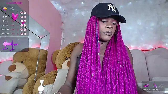 Snapshot of puca_ebony chatting on 02-13-25, 07:21 puca ebony online show from 02-13-25, 07:21