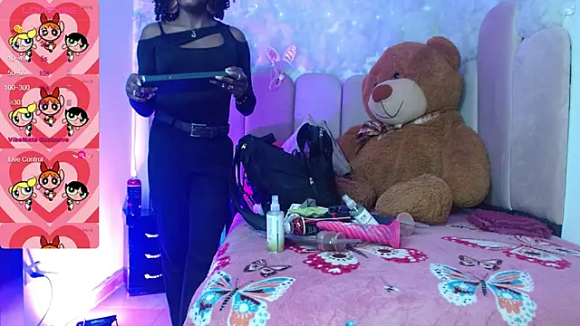 Snapshot of puca_ebony chatting on 09-16-25, 07:59 puca ebony online show from 09-16-25, 07:59