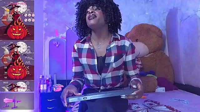 Snapshot of puca_ebony chatting on 10-18-25, 07:47 puca ebony online show from 10-18-25, 07:47