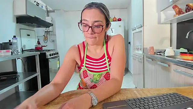 Jessica Herrera  online show from 02-06-25, 07:51