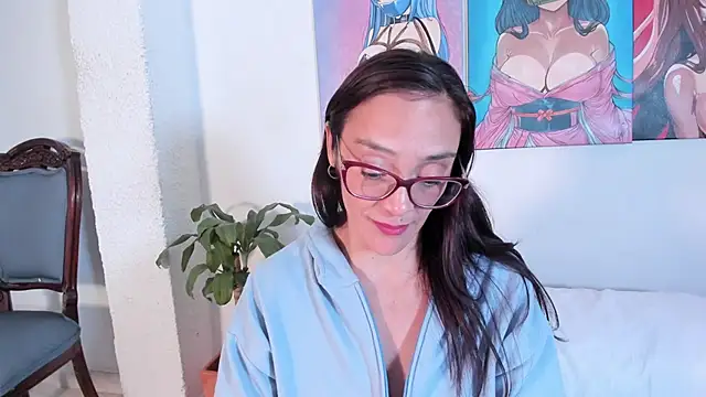 Jessica Herrera  online show from 10-13-25, 08:53