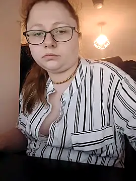 Snapshot of Kiarassecrets chatting on 03-24-26, 09:03 Kiarassecrets online show from 03-24-26, 09:03