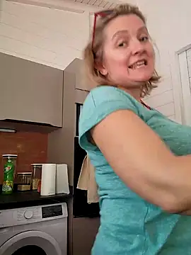 Snapshot of lady_charlyne chatting on 01-16-25, 05:23 lady charlyne online show from 01-16-25, 05:23