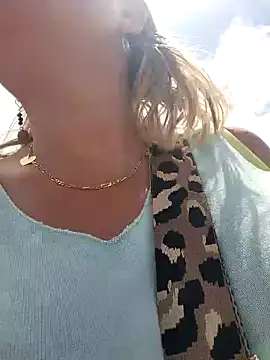 Snapshot of lady_charlyne chatting on 02-01-25, 04:44 lady charlyne online show from 02-01-25, 04:44