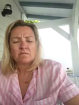 Snapshot of lady_charlyne chatting on 02-03-25, 01:30 lady charlyne online show from 02-03-25, 01:30