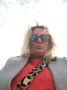 Snapshot of lady_charlyne chatting on 02-19-25, 02:12 lady charlyne online show from 02-19-25, 02:12