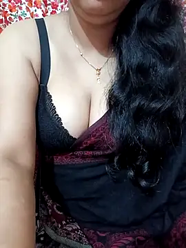 Snapshot of Priya_Boudi chatting on 12-14-25, 06:01 Priya Boudi online show from 12-14-25, 06:01