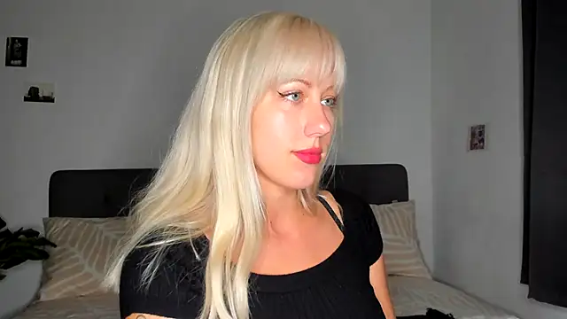 Snapshot of Ad_Astrid chatting on 10-14-25, 09:32 Ad Astrid online show from 10-14-25, 09:32