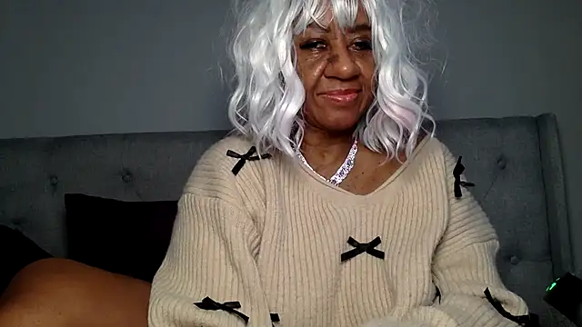 Snapshot of BreanaDivine chatting on 01-05-25, 05:30 BreanaDivine online show from 01-05-25, 05:30