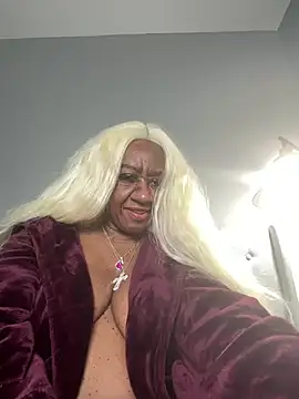 Snapshot of BreanaDivine chatting on 02-15-25, 01:53 BreanaDivine online show from 02-15-25, 01:53