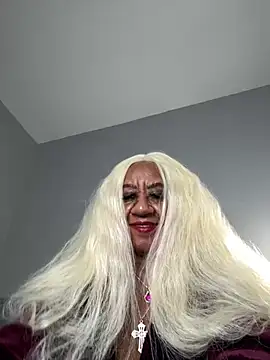 Snapshot of BreanaDivine chatting on 02-16-25, 04:21 BreanaDivine online show from 02-16-25, 04:21