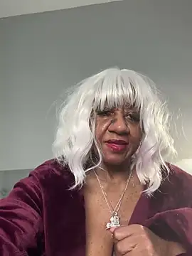 Snapshot of BreanaDivine chatting on 02-22-25, 06:41 BreanaDivine online show from 02-22-25, 06:41