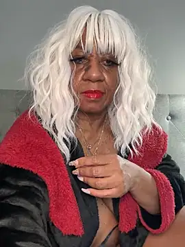 Snapshot of BreanaDivine chatting on 03-08-25, 02:23 BreanaDivine online show from 03-08-25, 02:23