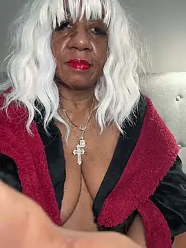 Snapshot of BreanaDivine chatting on 03-11-25, 07:36 BreanaDivine online show from 03-11-25, 07:36