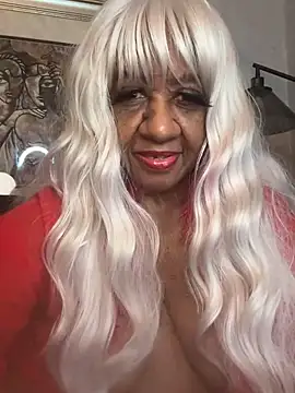 Snapshot of BreanaDivine chatting on 03-06-26, 06:43 BreanaDivine online show from 03-06-26, 06:43