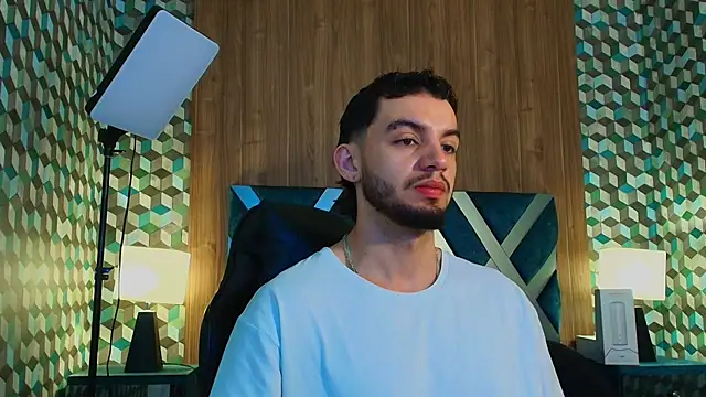 Michael magno online show from 11-04-25, 11:20