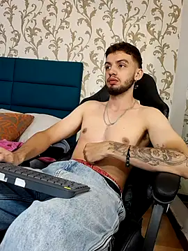 Michael magno online show from 03-25-26, 03:45