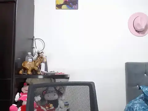 Snapshot of Chantal_hott chatting on 03-19-25, 09:27 Chantal hott online show from 03-19-25, 09:27