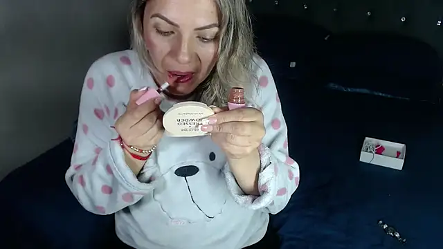 Chantal hott online show from 03-07-26, 07:33