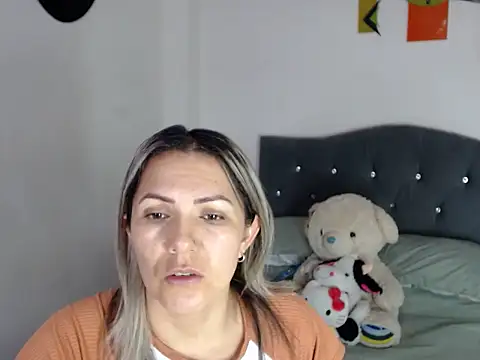 Chantal hott online show from 03-25-26, 07:53