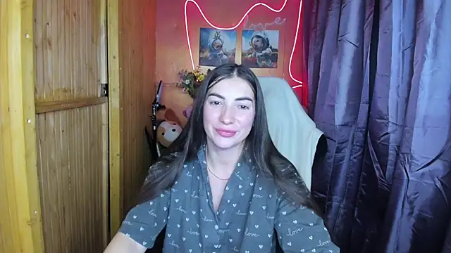 Snapshot of Fiery_Brunette_ chatting on 12-26-24, 02:59 Fiery Brunette online show from 12-26-24, 02:59