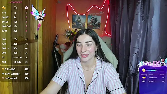 Snapshot of Fiery_Brunette_ chatting on 01-01-25, 10:00 Fiery Brunette online show from 01-01-25, 10:00