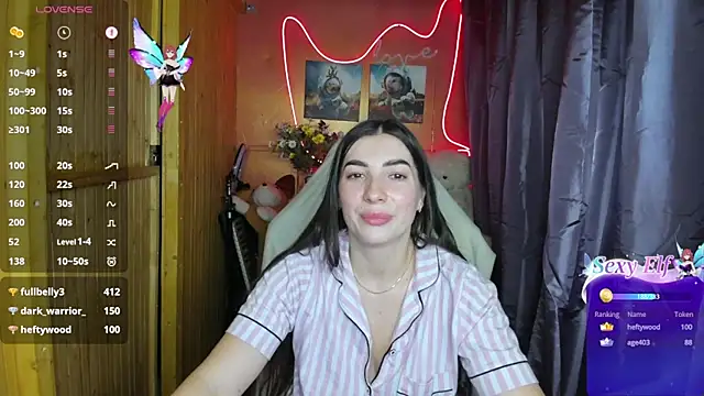 Snapshot of Fiery_Brunette_ chatting on 01-01-25, 01:05 Fiery Brunette online show from 01-01-25, 01:05