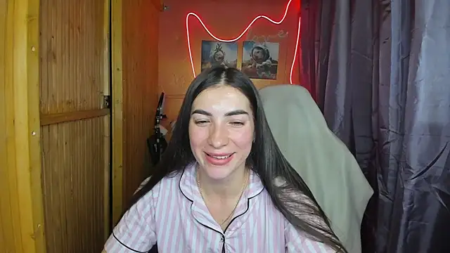 Snapshot of Fiery_Brunette_ chatting on 02-19-25, 09:17 Fiery Brunette online show from 02-19-25, 09:17