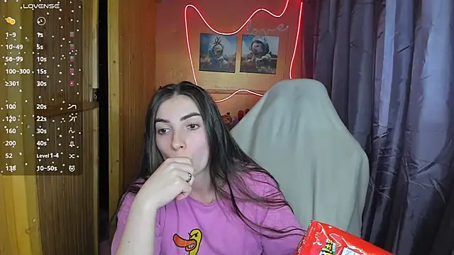 Snapshot of Fiery_Brunette_ chatting on 02-24-25, 03:42 Fiery Brunette online show from 02-24-25, 03:42