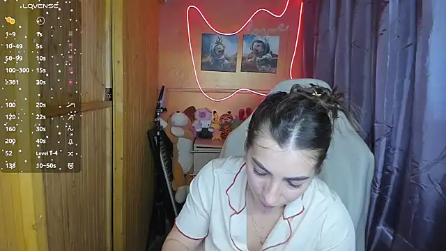 Snapshot of Fiery_Brunette_ chatting on 02-25-25, 07:31 Fiery Brunette online show from 02-25-25, 07:31