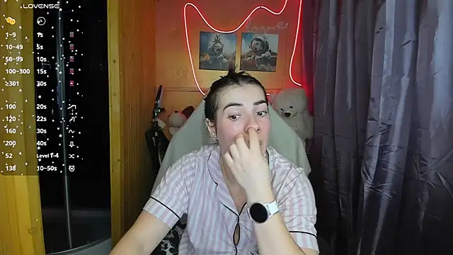 Snapshot of Fiery_Brunette_ chatting on 02-28-25, 11:25 Fiery Brunette online show from 02-28-25, 11:25